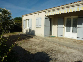 Maison Calme à Saint-Pierre-d'Oléron, Proche Plage et Commerces, 4 Couchages - FR-1-246A-149